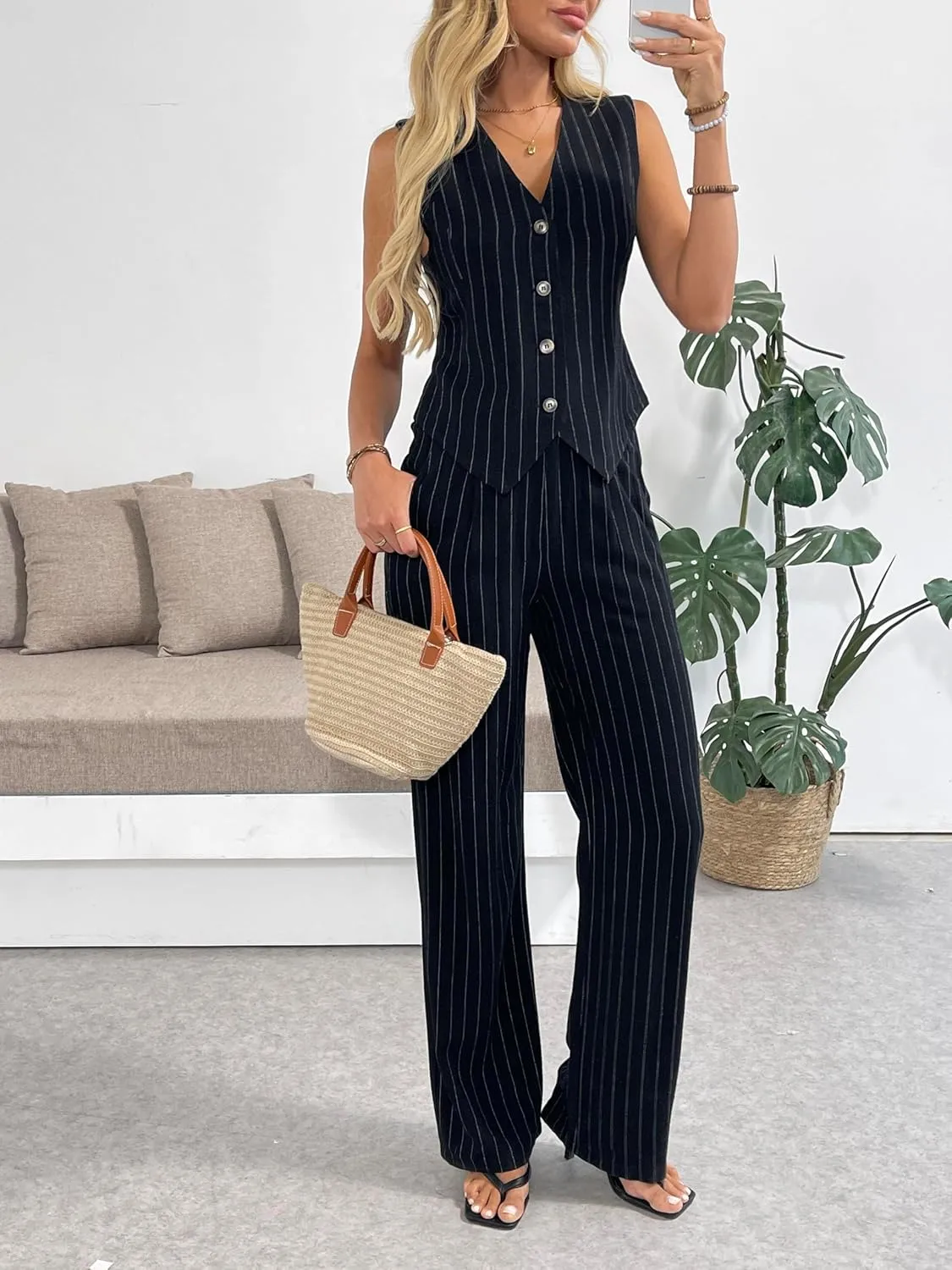 heipeiwa Women's Cotton Linen Vest Button Down Sleeveless V Neck Tank Tops Waistcoat Jacket